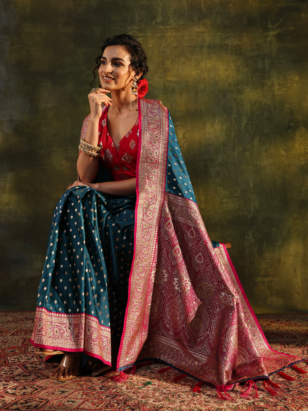 Teal Woven Design Silk Blend Banarasi Saree With Unstitched Blouse Piece