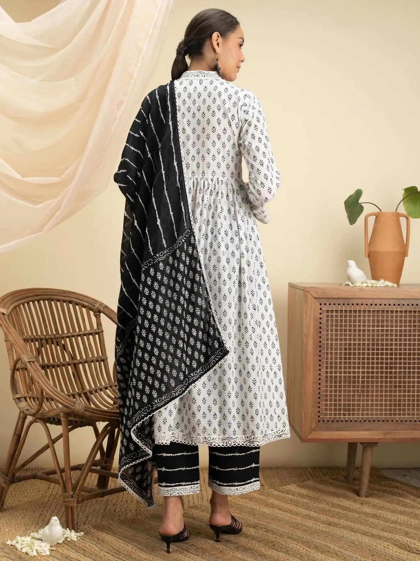 White Printed Cotton Suit Set - Libas