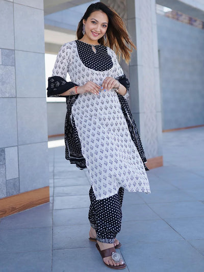 5 Stylish Kurti Designs: Look Fashionable in Hot Summer - Mirraw Luxe