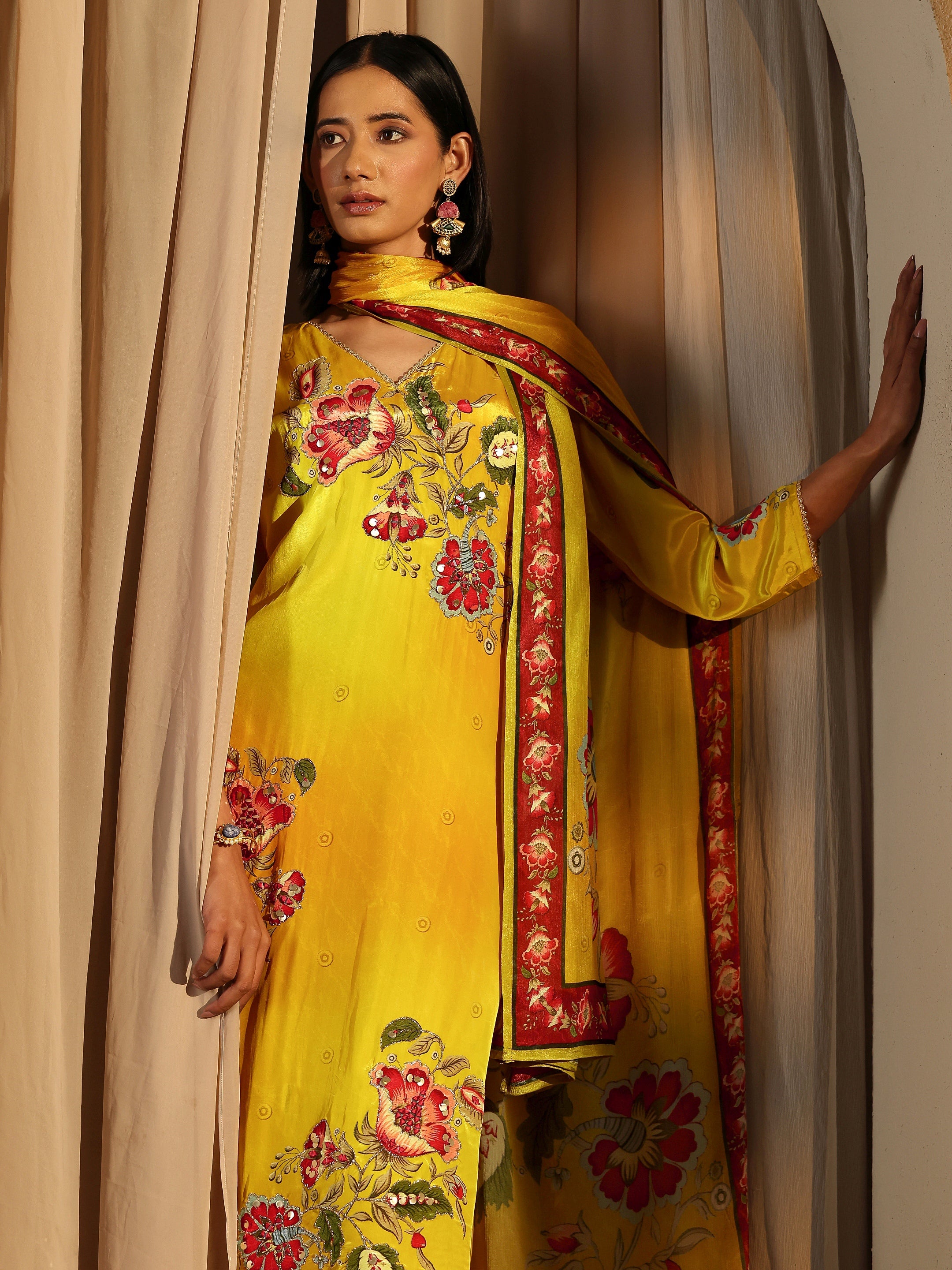 libas Yellow Printed Crepe Straight Suit Set With Dupatta-picture-33