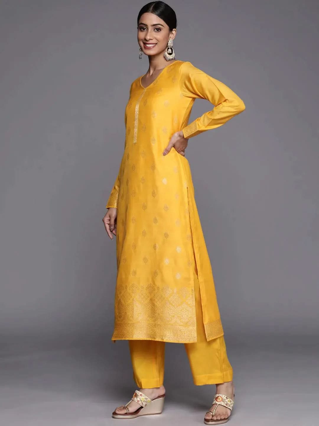

Yellow Self Design Silk Blend Straight Kurta With Dupatta
