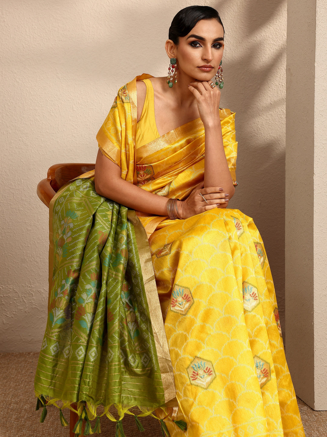 Yellow Woven Design Banarsi Silk Blend Saree With Unstitched Blouse Piece