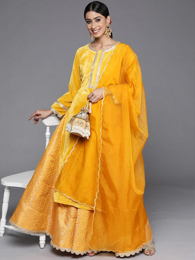 Yellow Yoke Design Velvet Straight Suit Set With Skirt - Libas