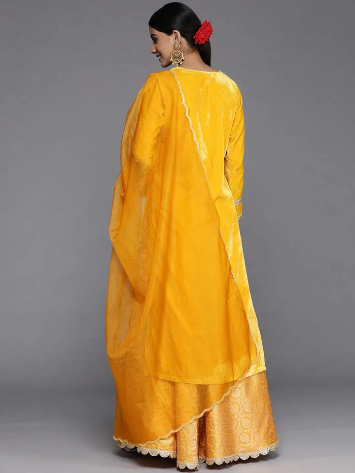 Yellow Yoke Design Velvet Straight Suit Set With Skirt - Libas