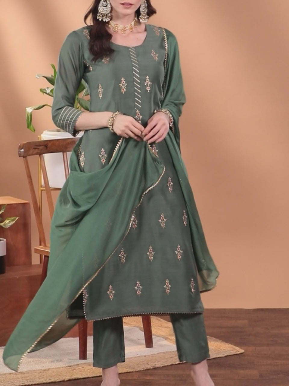  Green Embroidered Chanderi Silk Straight Kurta With Trousers & Dupatta 