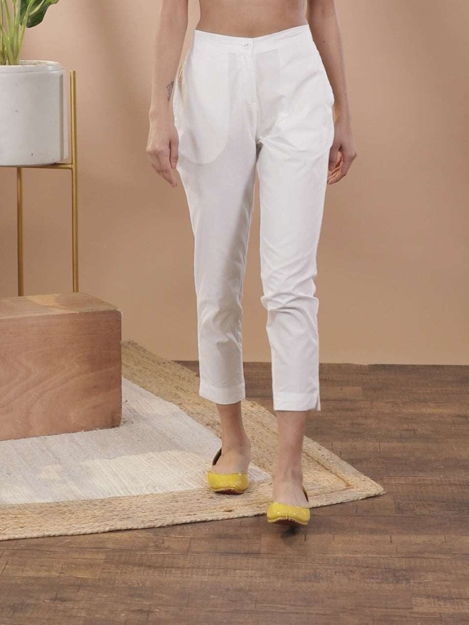  White Solid Cotton Trousers 