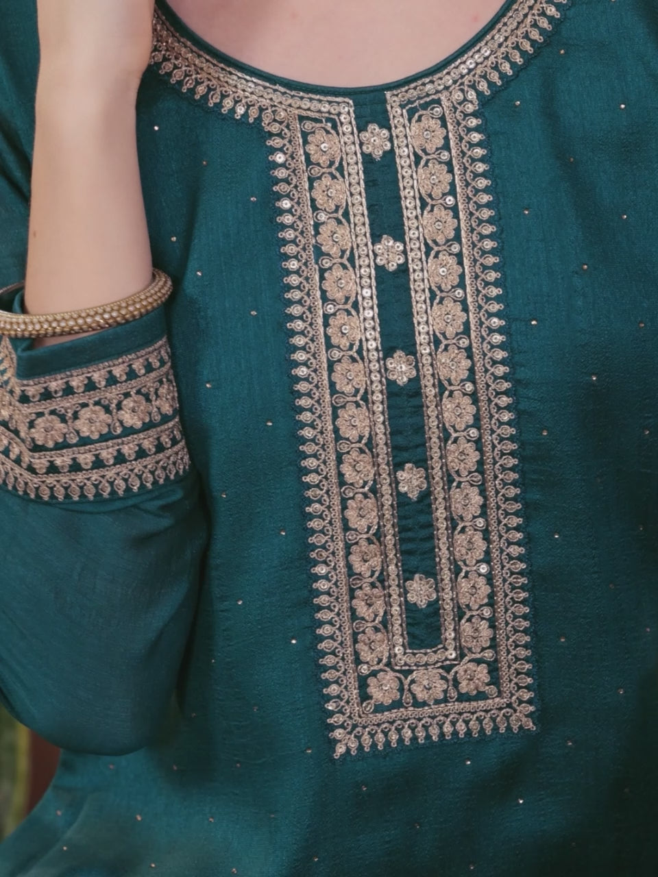  Teal Embroidered Silk Blend Straight Kurta With Dupatta 