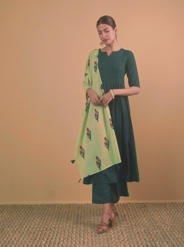 Green Solid Rayon Anarkali Kurta With Palazzos & Stole