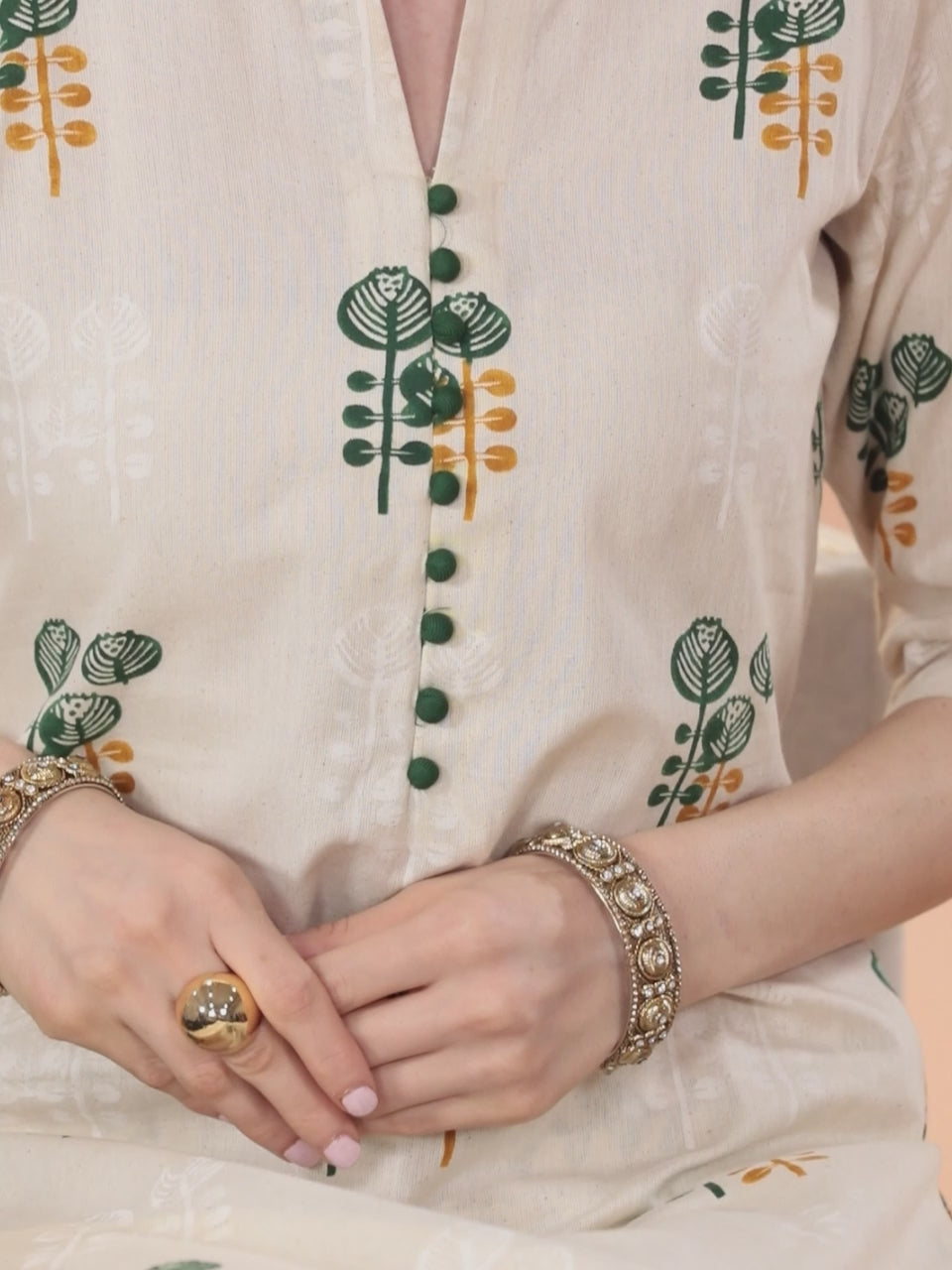 Off-White Printed Cotton Straight Kurta With Trousers 
