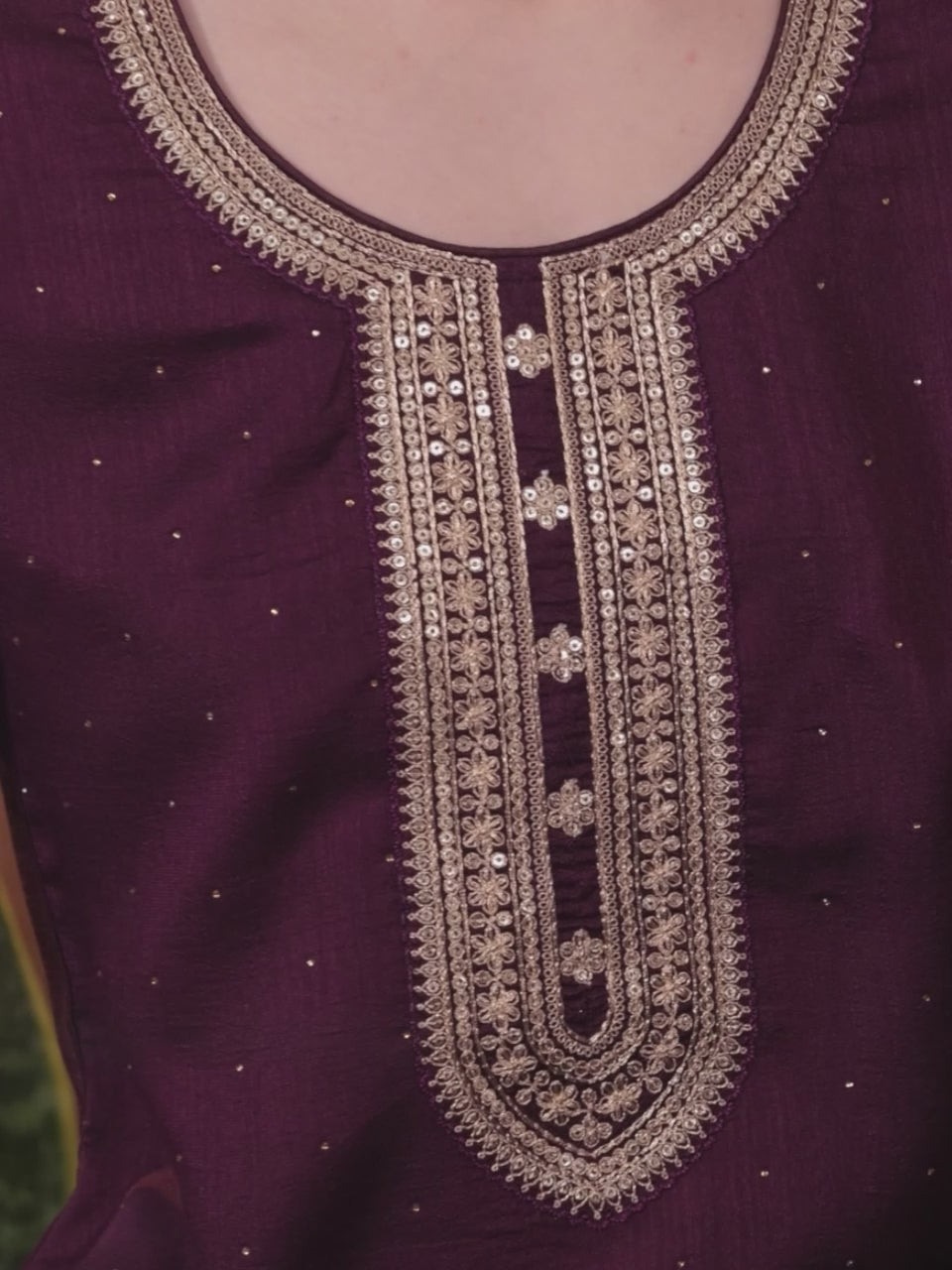  Purple Embroidered Silk Blend Straight Kurta With Dupatta 