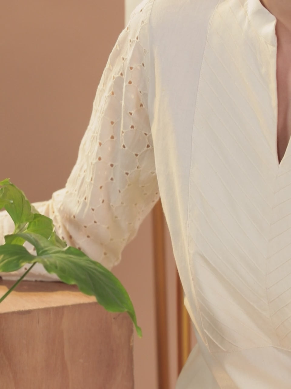  Off White Solid Cotton Kurta 
