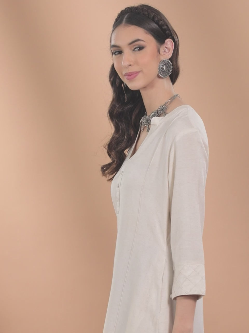  Off White Solid Cotton Kurta 