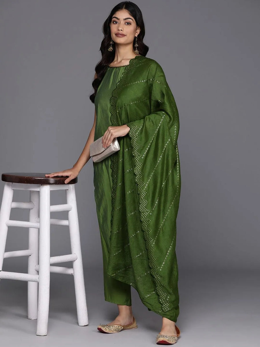 Green Embroidered Silk Blend Straight Kurta With Trousers & Dupatta